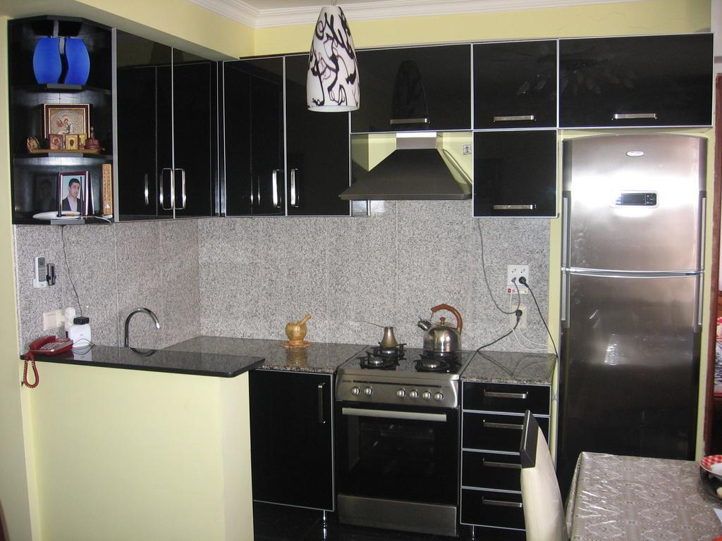 Apartment Lika Batoemi Kamer foto